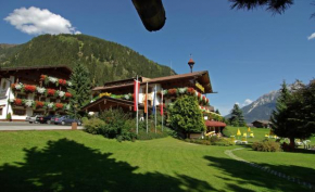  Hotel Almhof  Нойштифт, Штубайталь